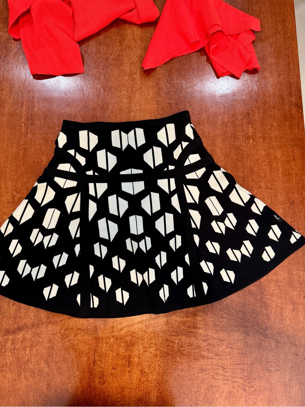 Diane Von Furstenberg Black and White Geometric Circle Skirt